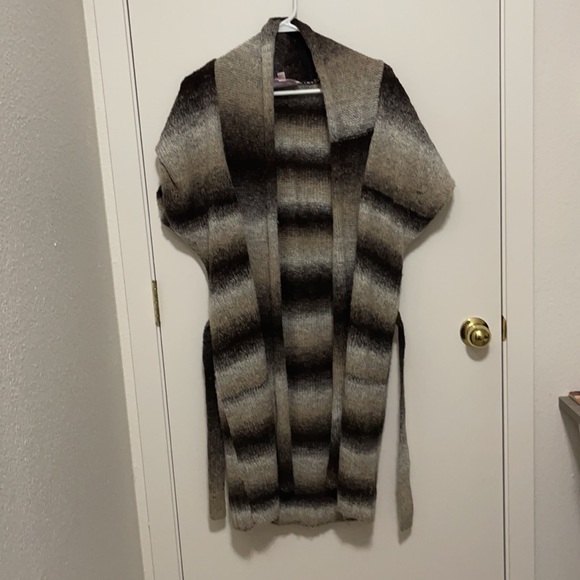 Romeo & Juliet couture vest - Picture 6 of 8